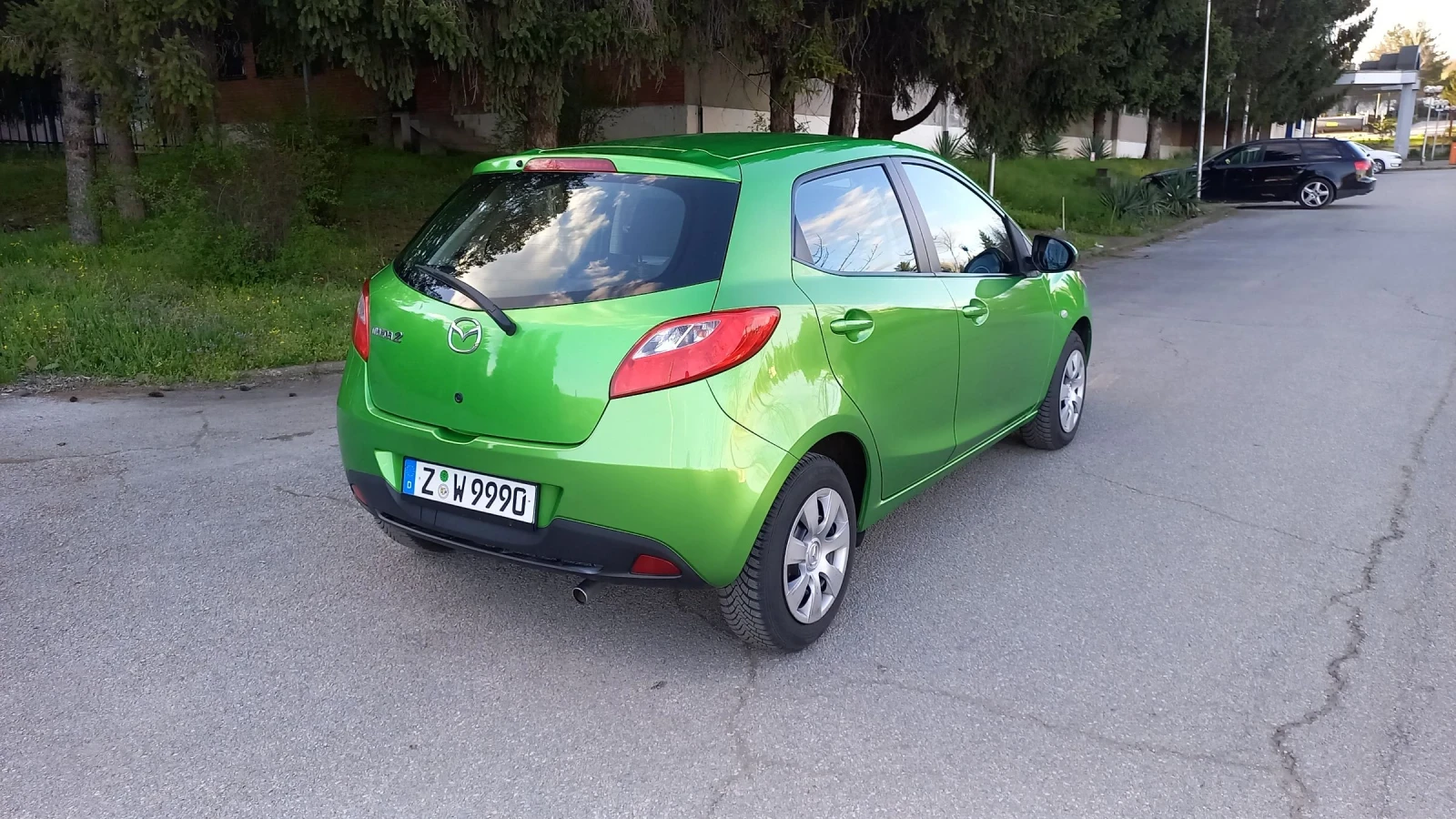 Mazda 2 1.3i 85кс, снимка 6 - Автомобили и джипове - 54217323