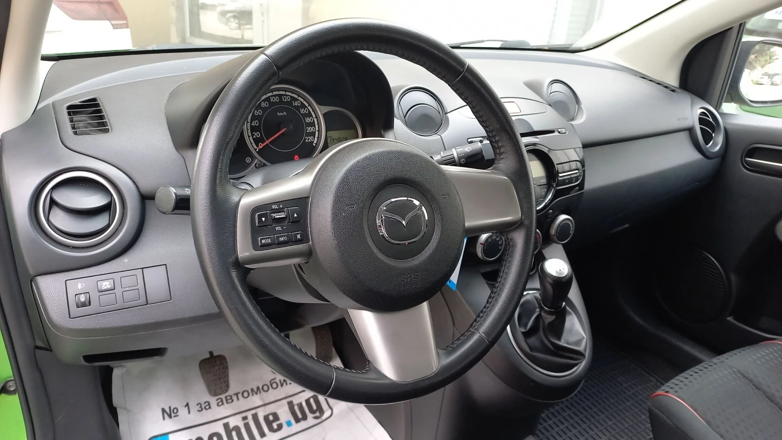 Mazda 2 1.3i 85кс, снимка 12 - Автомобили и джипове - 54217323