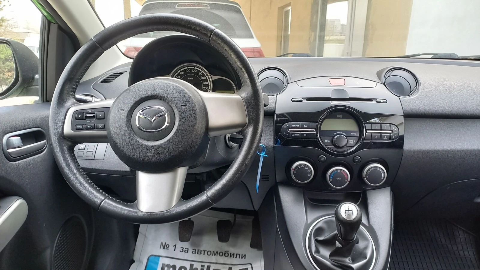 Mazda 2 1.3i 85кс, снимка 13 - Автомобили и джипове - 54217323