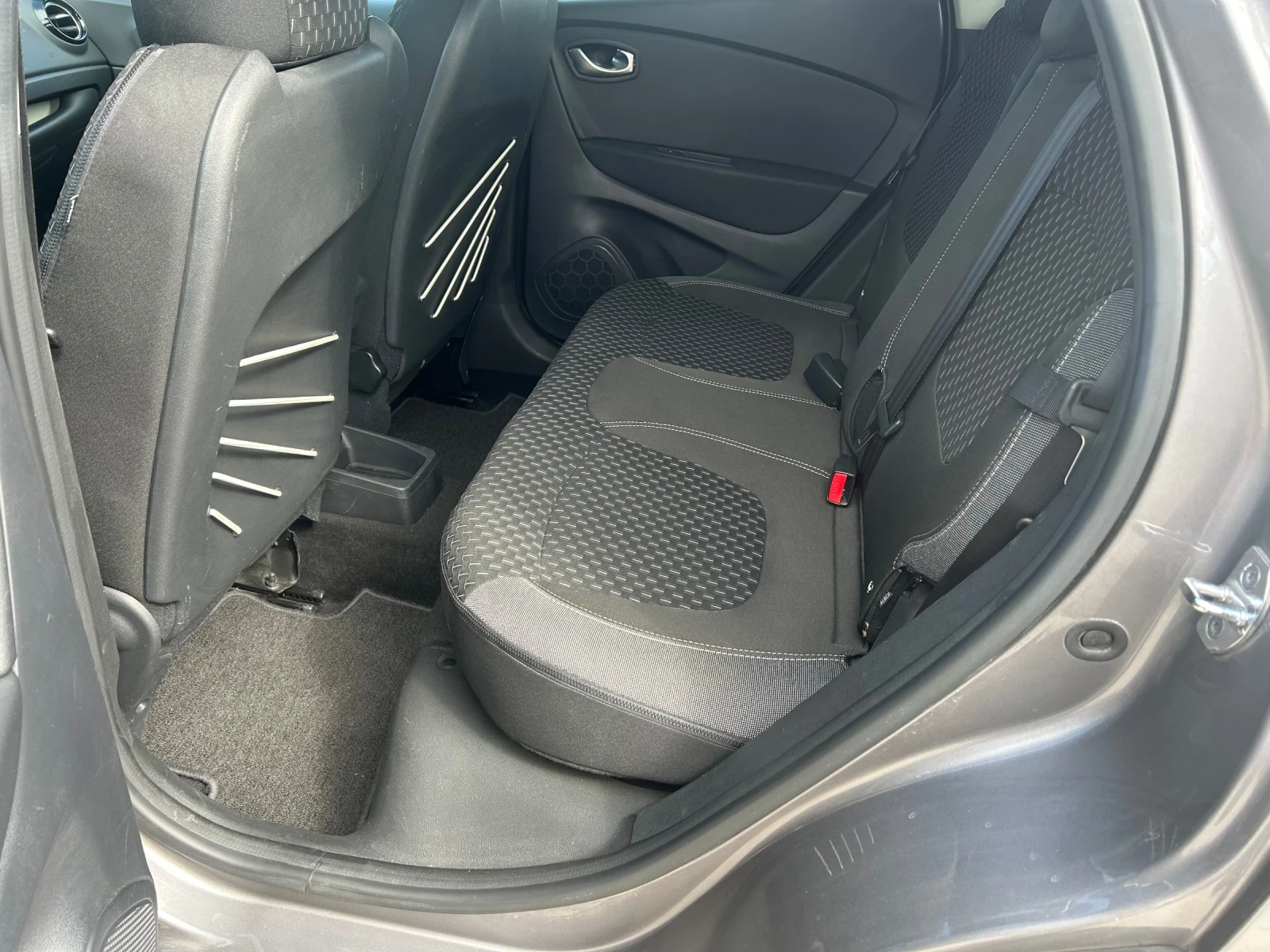 Renault Captur 1.3i facelift ��������� | Mobile.bg � ����������� 14