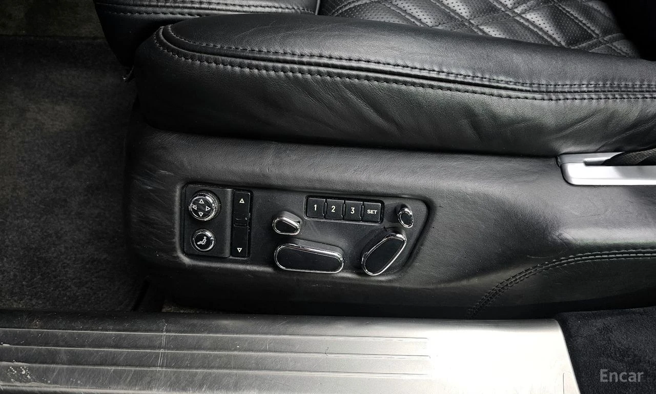 Bentley Flying Spur * 6.0* V12* КОЖА* ПОДГРЕВ* ОБДУХВАНЕ* ПАНОРАМА* , снимка 12 - Автомобили и джипове - 54554352