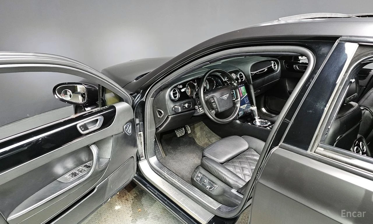 Bentley Flying Spur * 6.0* V12* КОЖА* ПОДГРЕВ* ОБДУХВАНЕ* ПАНОРАМА* , снимка 9 - Автомобили и джипове - 54554352