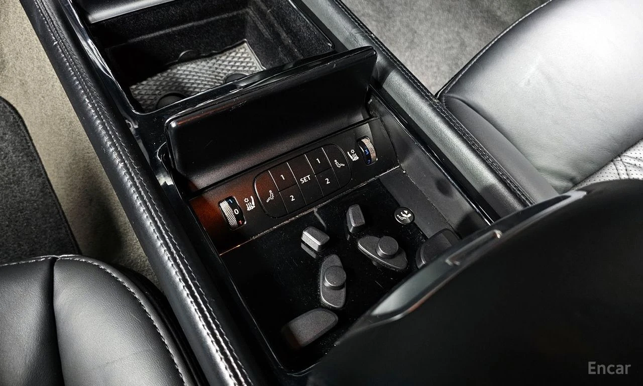 Bentley Flying Spur * 6.0* V12* КОЖА* ПОДГРЕВ* ОБДУХВАНЕ* ПАНОРАМА* , снимка 16 - Автомобили и джипове - 54554352