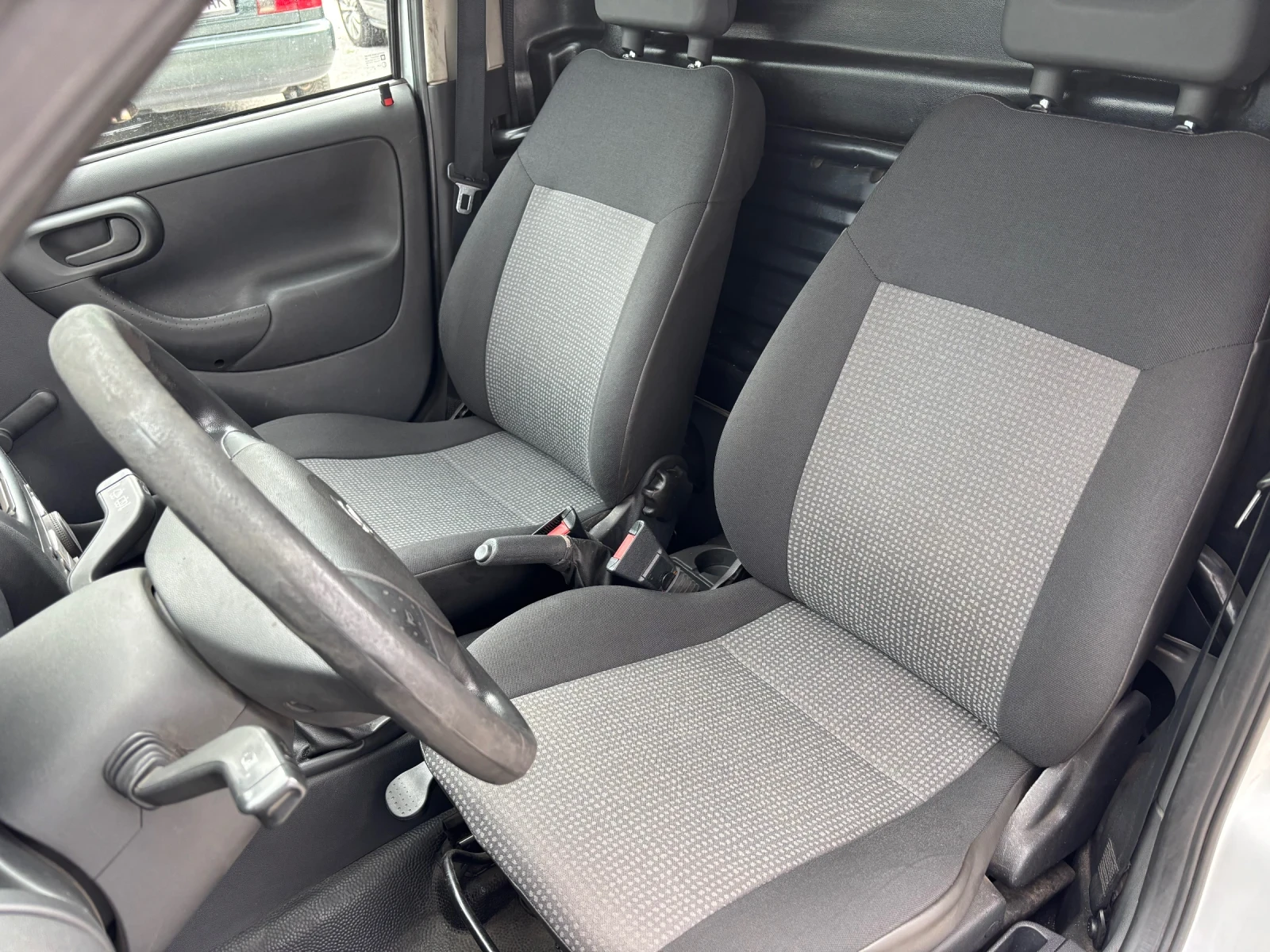 Opel Combo 1.3 CDTI РЪЧКА, снимка 10 - Автомобили и джипове - 54574751