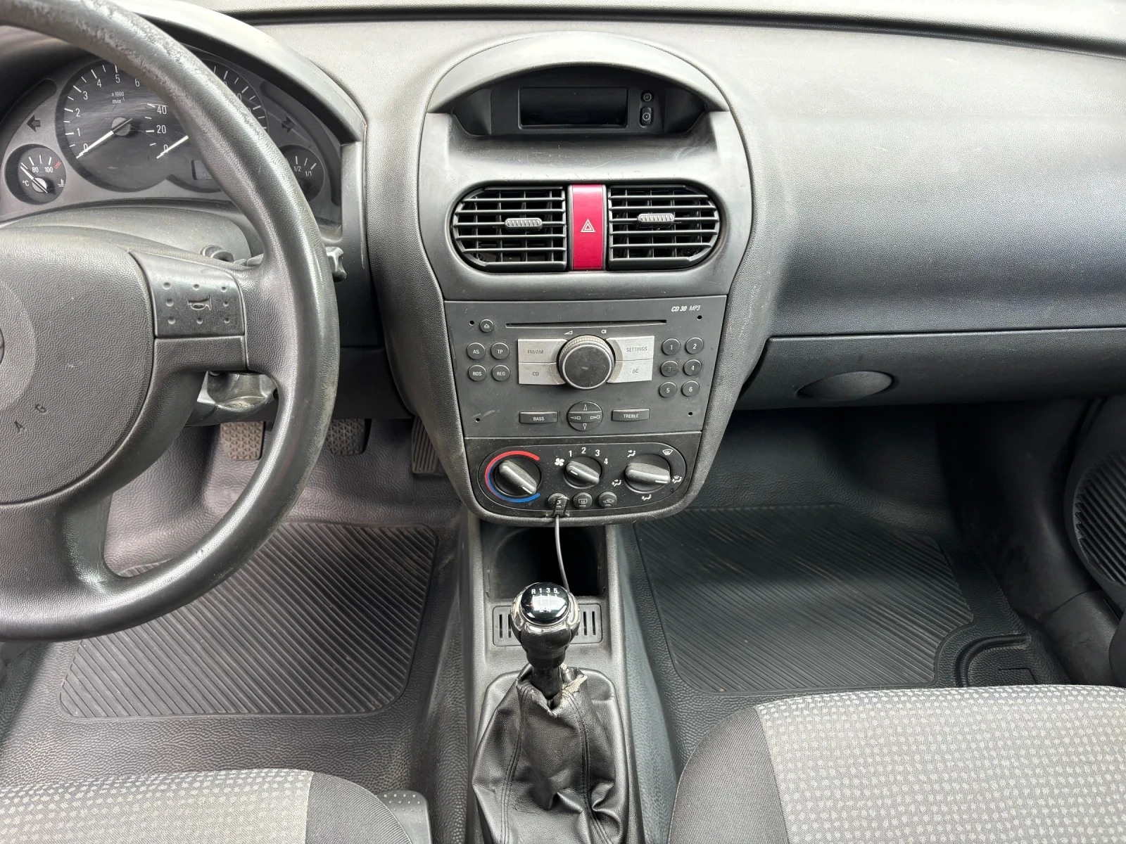 Opel Combo 1.3 CDTI РЪЧКА, снимка 13 - Автомобили и джипове - 54574751
