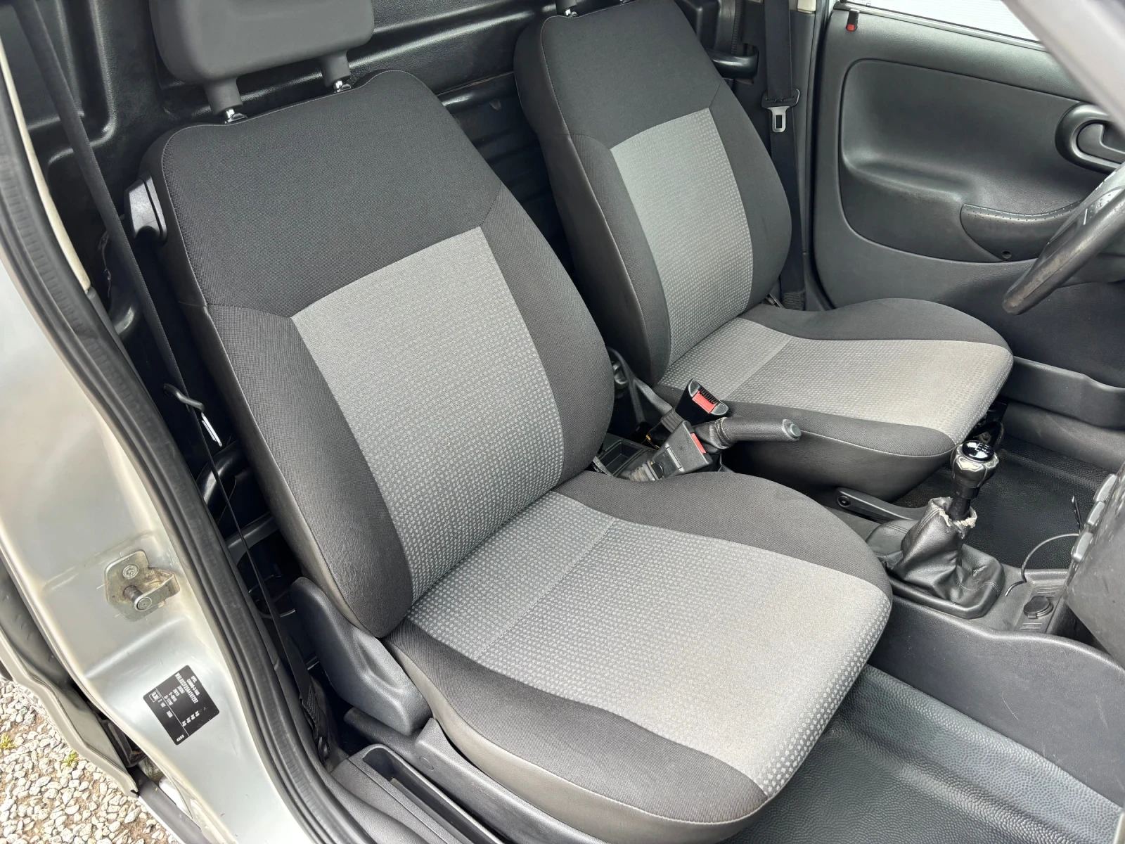 Opel Combo 1.3 CDTI РЪЧКА, снимка 11 - Автомобили и джипове - 54574751