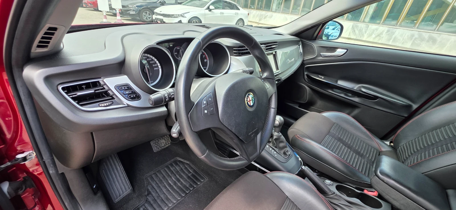 Alfa Romeo Giulietta 1.4 turbo 170k.c ITALIA EURO 5B , снимка 9 - Автомобили и джипове - 54641796
