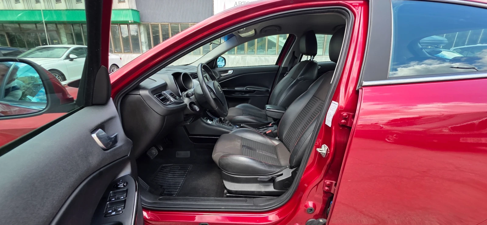 Alfa Romeo Giulietta 1.4 turbo 170k.c ITALIA EURO 5B , снимка 8 - Автомобили и джипове - 54641796