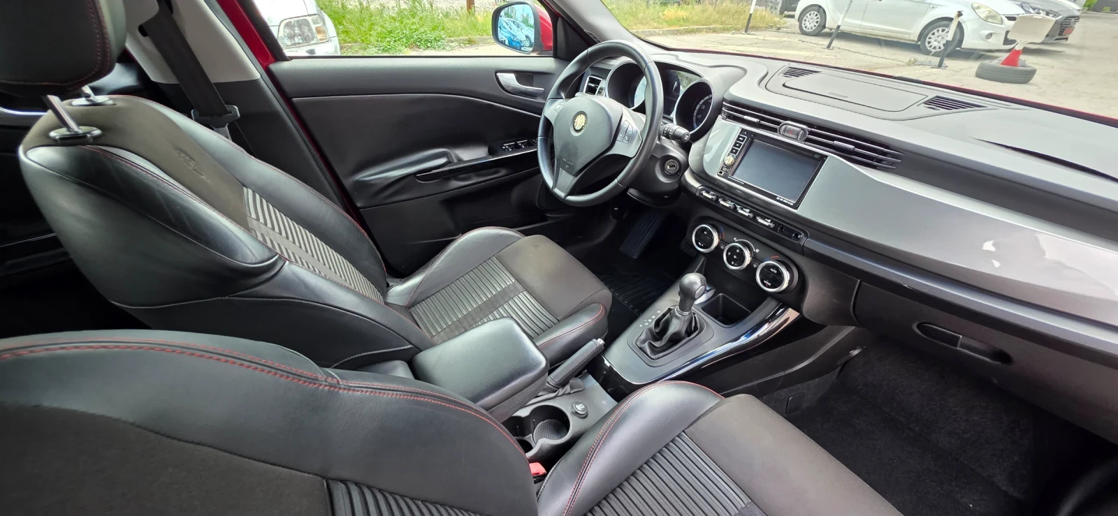 Alfa Romeo Giulietta 1.4 turbo 170k.c ITALIA EURO 5B , снимка 15 - Автомобили и джипове - 54641796