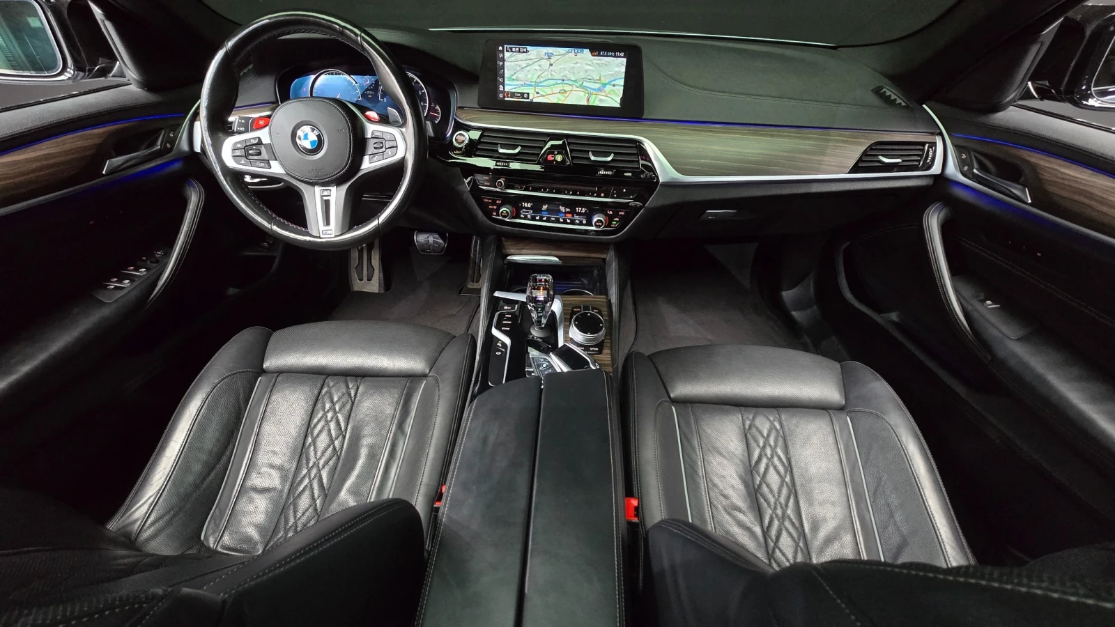 BMW 530 xDrive M SPORT * HUD* ПОДГРЕВИ* ОБДУХ* DISTR* , снимка 5 - Автомобили и джипове - 55187126