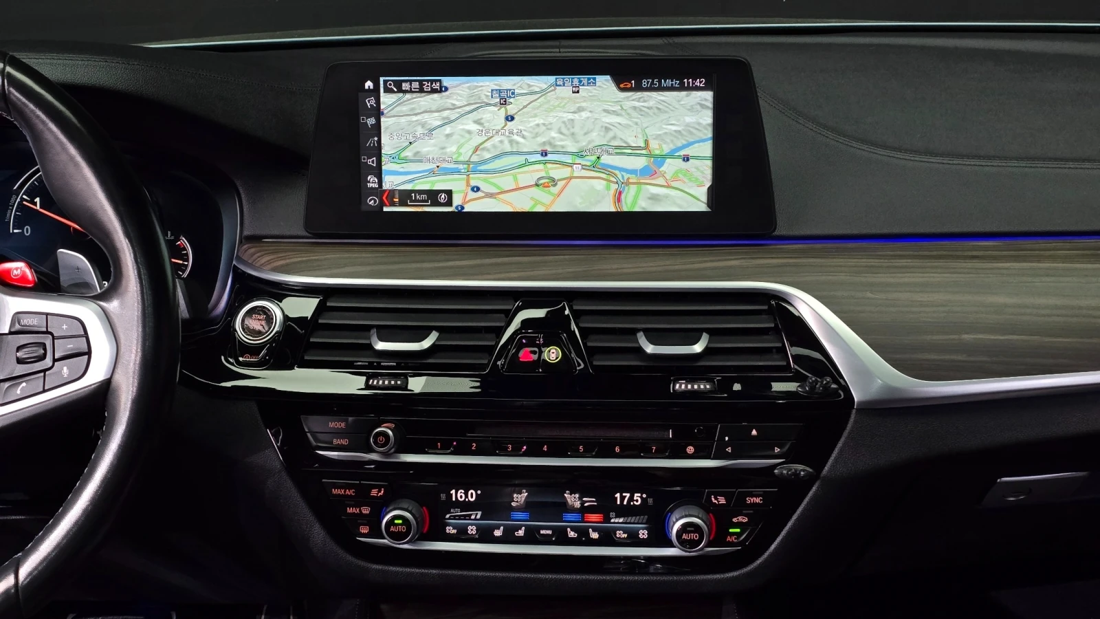 BMW 530 xDrive M SPORT * HUD* ПОДГРЕВИ* ОБДУХ* DISTR* , снимка 15 - Автомобили и джипове - 55187126