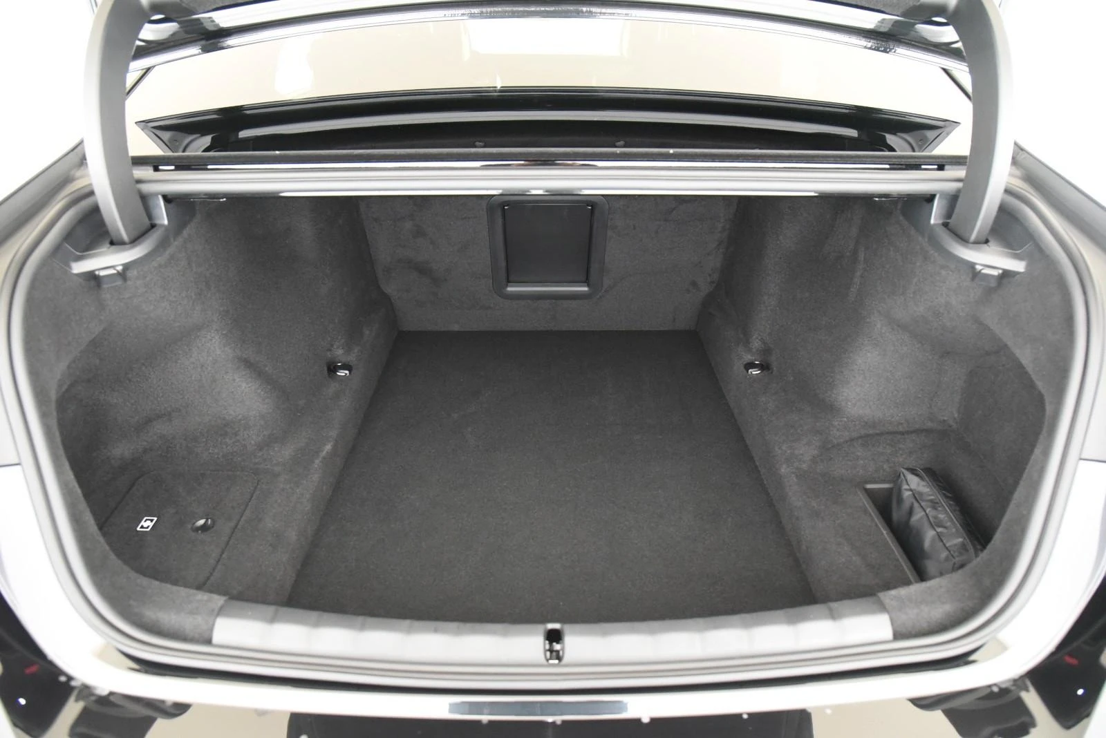 BMW 740 d xDrive/M SPORT PRO/B&W/INDIVIDUAL/360 , снимка 15 - Автомобили и джипове - 55275256