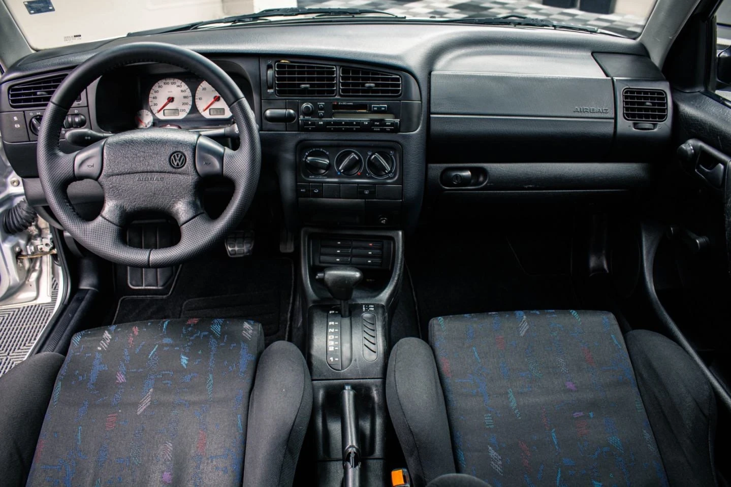 VW Golf, снимка 9 - Автомобили и джипове - 55372118