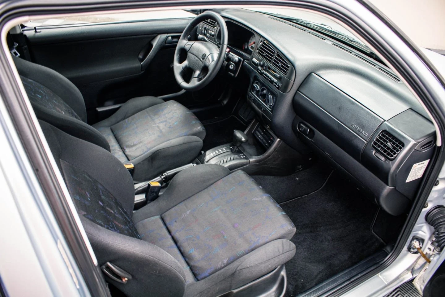VW Golf, снимка 11 - Автомобили и джипове - 55372118