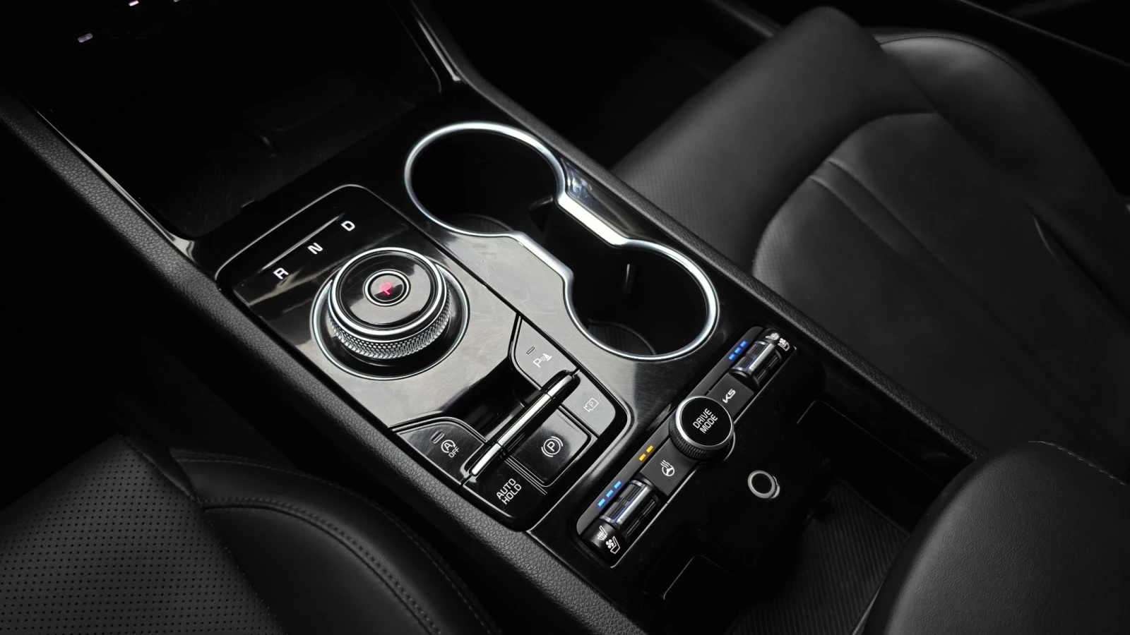 Kia K5 1.6 T-GDI Noblesse | HUD | 360  | Адаптивен круиз, снимка 9 - Автомобили и джипове - 55546471