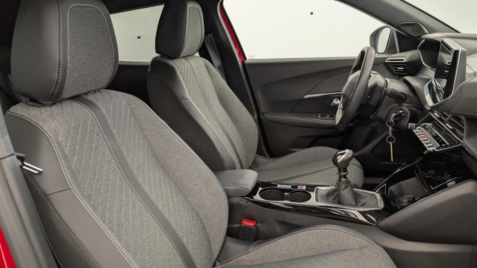 Peugeot 2008 Allure, снимка 14 - Автомобили и джипове - 55613405