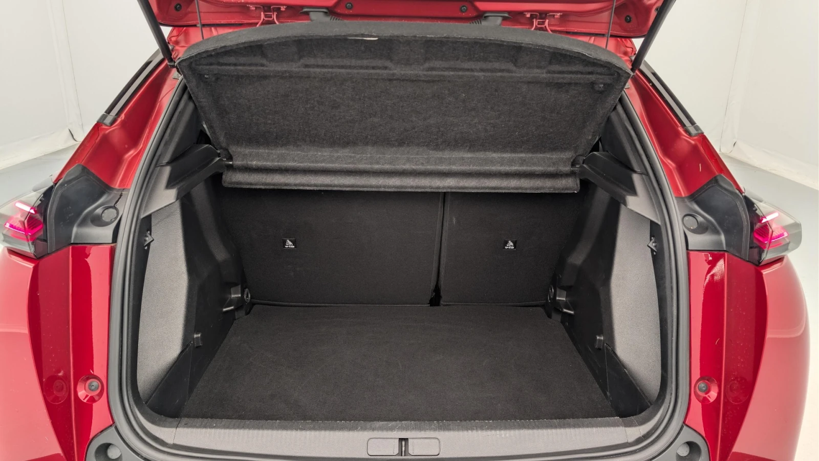 Peugeot 2008 Allure, снимка 10 - Автомобили и джипове - 55613405