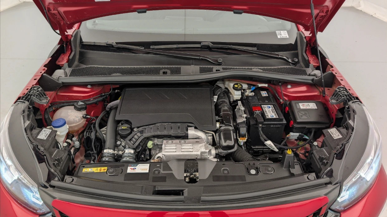 Peugeot 2008 Allure, снимка 17 - Автомобили и джипове - 55613405