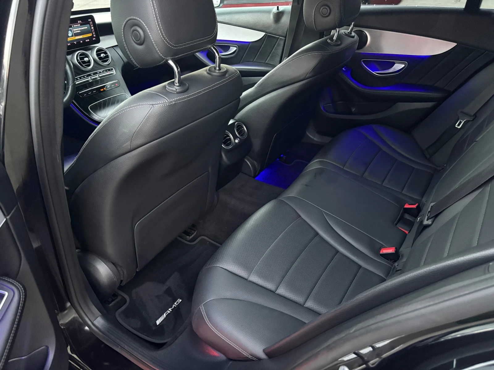 Mercedes-Benz C 300 De AMG! 9G-Tronic! MULTIBEAM! Night Edition! ОМ654, снимка 13 - Автомобили и джипове - 55784370