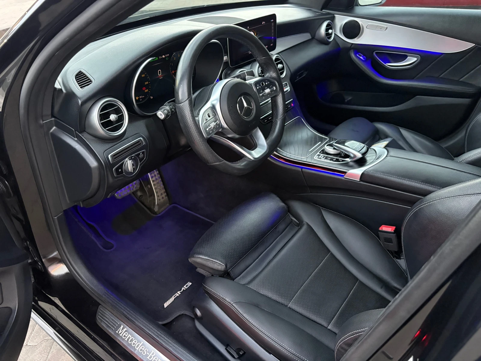 Mercedes-Benz C 300 De AMG! 9G-Tronic! MULTIBEAM! Night Edition! ОМ654, снимка 8 - Автомобили и джипове - 55784370