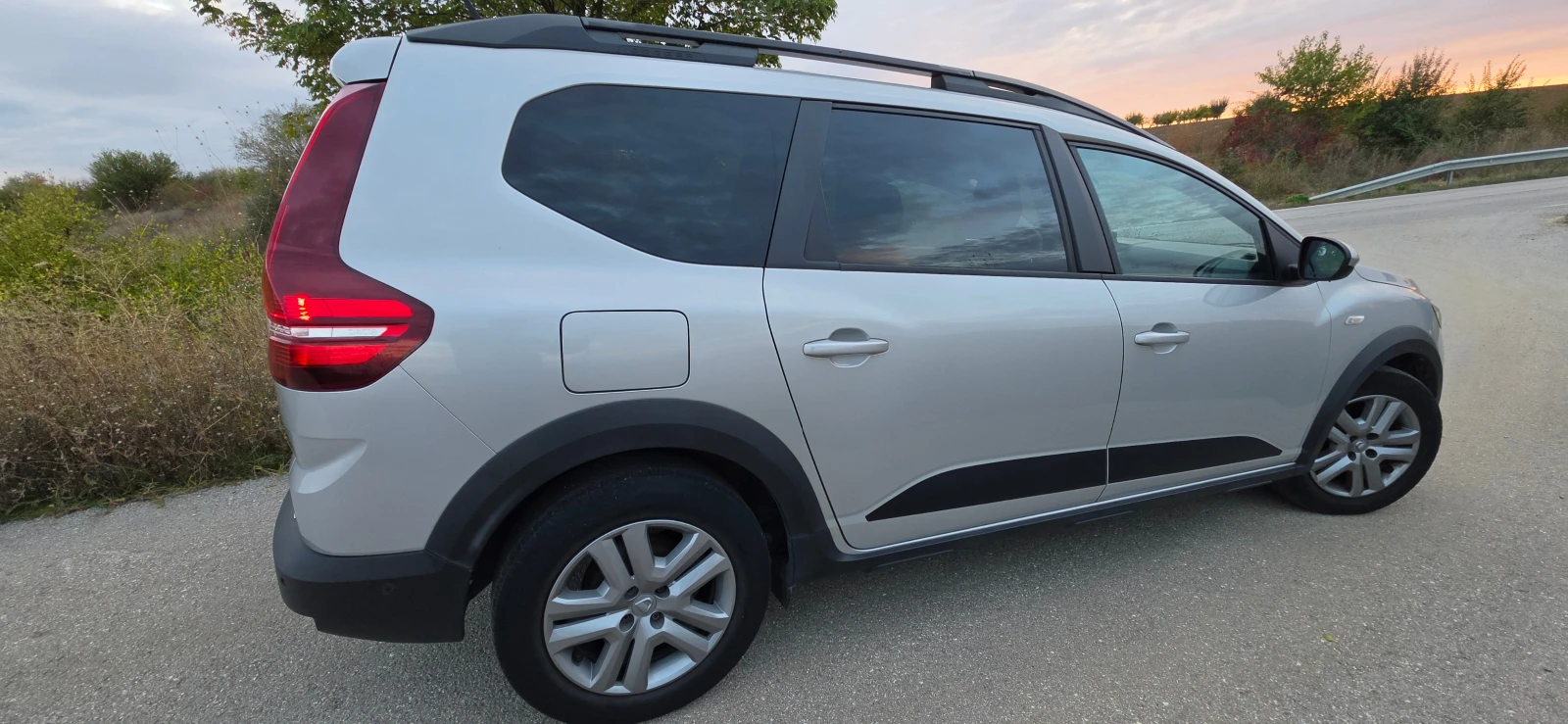 Dacia Jogger 1.0 Eco-G, снимка 3 - Автомобили и джипове - 56617035