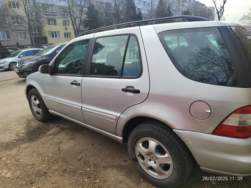 Mercedes-Benz ML 270, снимка 15 - Автомобили и джипове - 49312957