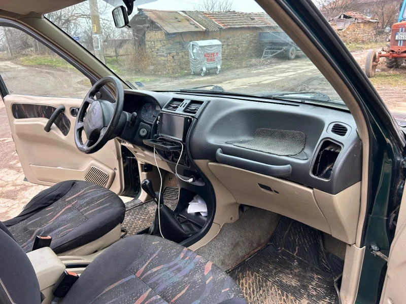 Nissan Terrano, снимка 9 - Автомобили и джипове - 49322753