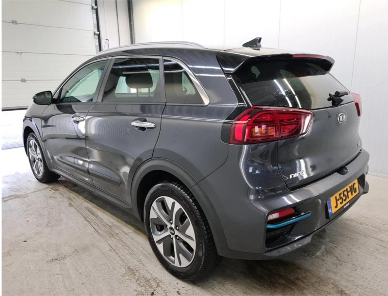 Kia Niro EXECUTIVELINE 64 KWh 204кс Термопомпа   , снимка 4 - Автомобили и джипове - 52024271