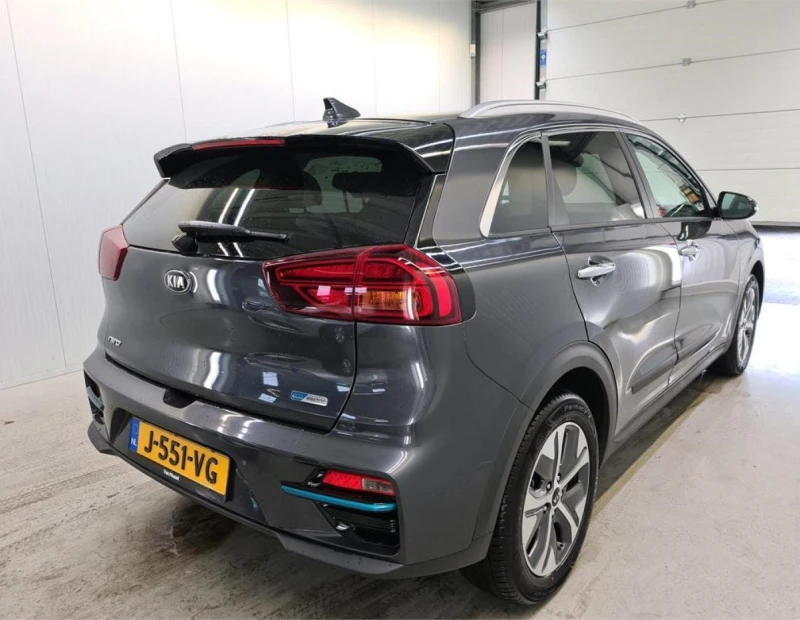 Kia Niro EXECUTIVELINE 64 KWh 204кс Термопомпа   , снимка 2 - Автомобили и джипове - 52024271