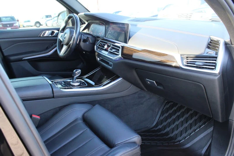 BMW X5 40i* M-Pack* HUD* Пано, снимка 10 - Автомобили и джипове - 52529475