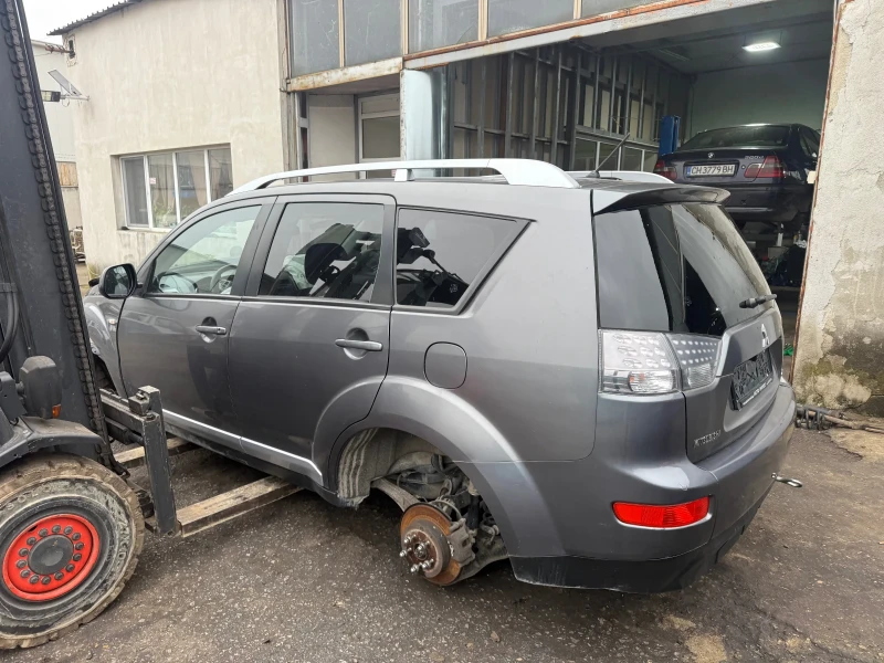 Mitsubishi Outlander 2.0d 4x4 НА ЧАСТИ!!!, снимка 2 - Автомобили и джипове - 53209057