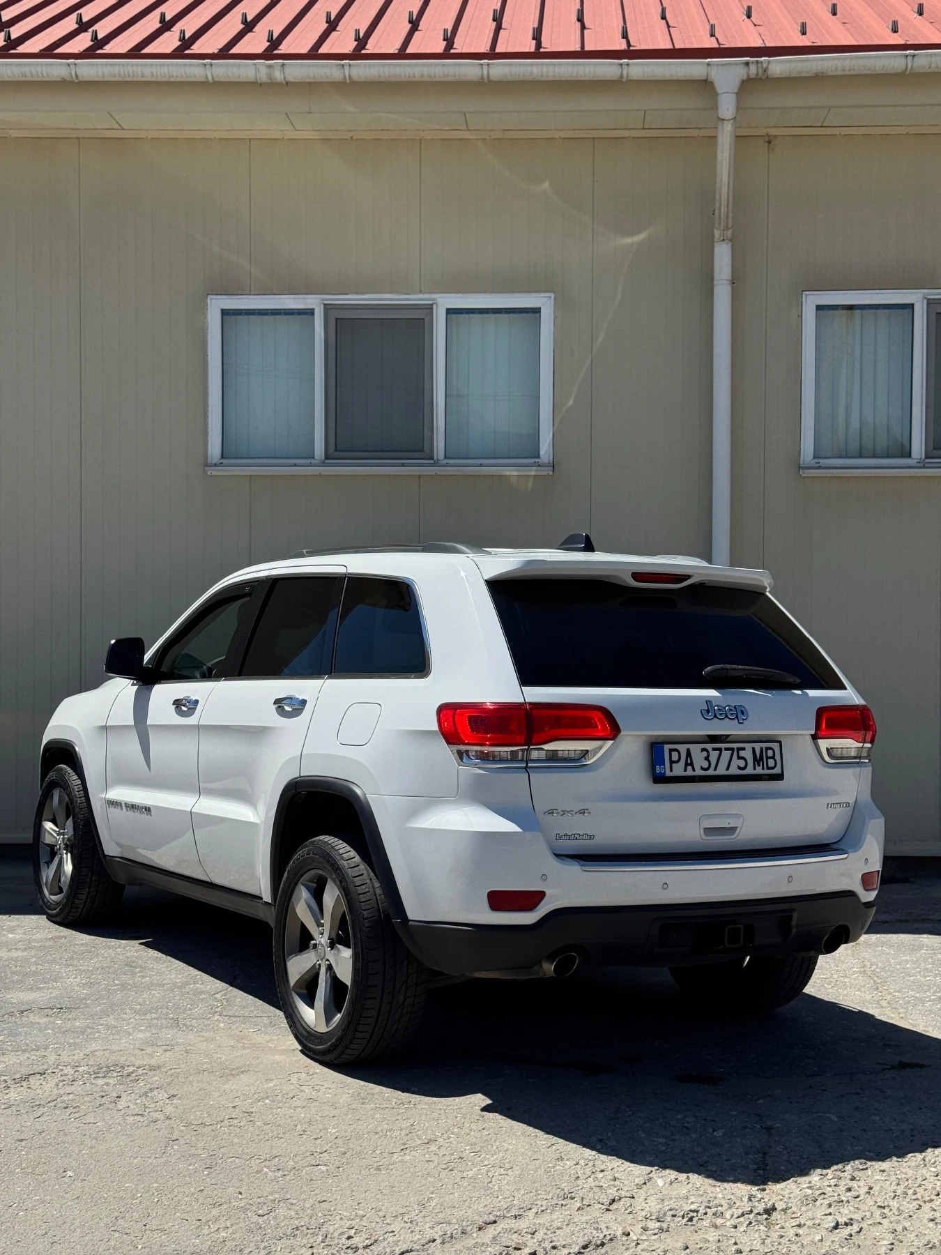 Jeep Grand cherokee WK2 - изображение 3