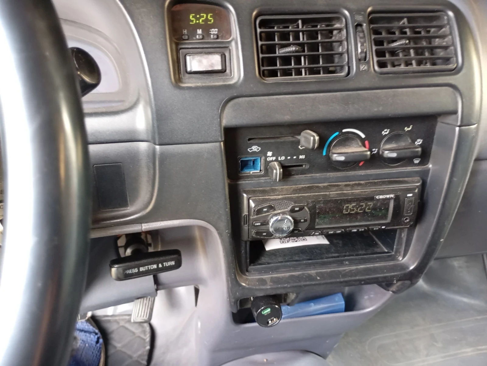 Toyota Hilux 2.4D - изображение 9