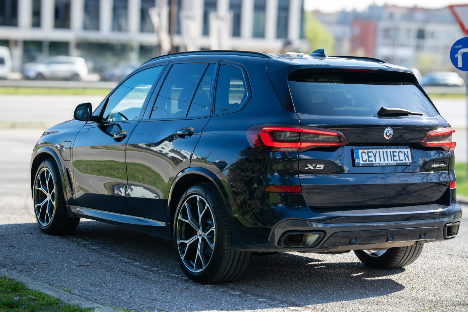 BMW X5 45e M sport, Европейска, Sky Lounge, Alcantara, снимка 2 - Автомобили и джипове - 54175839