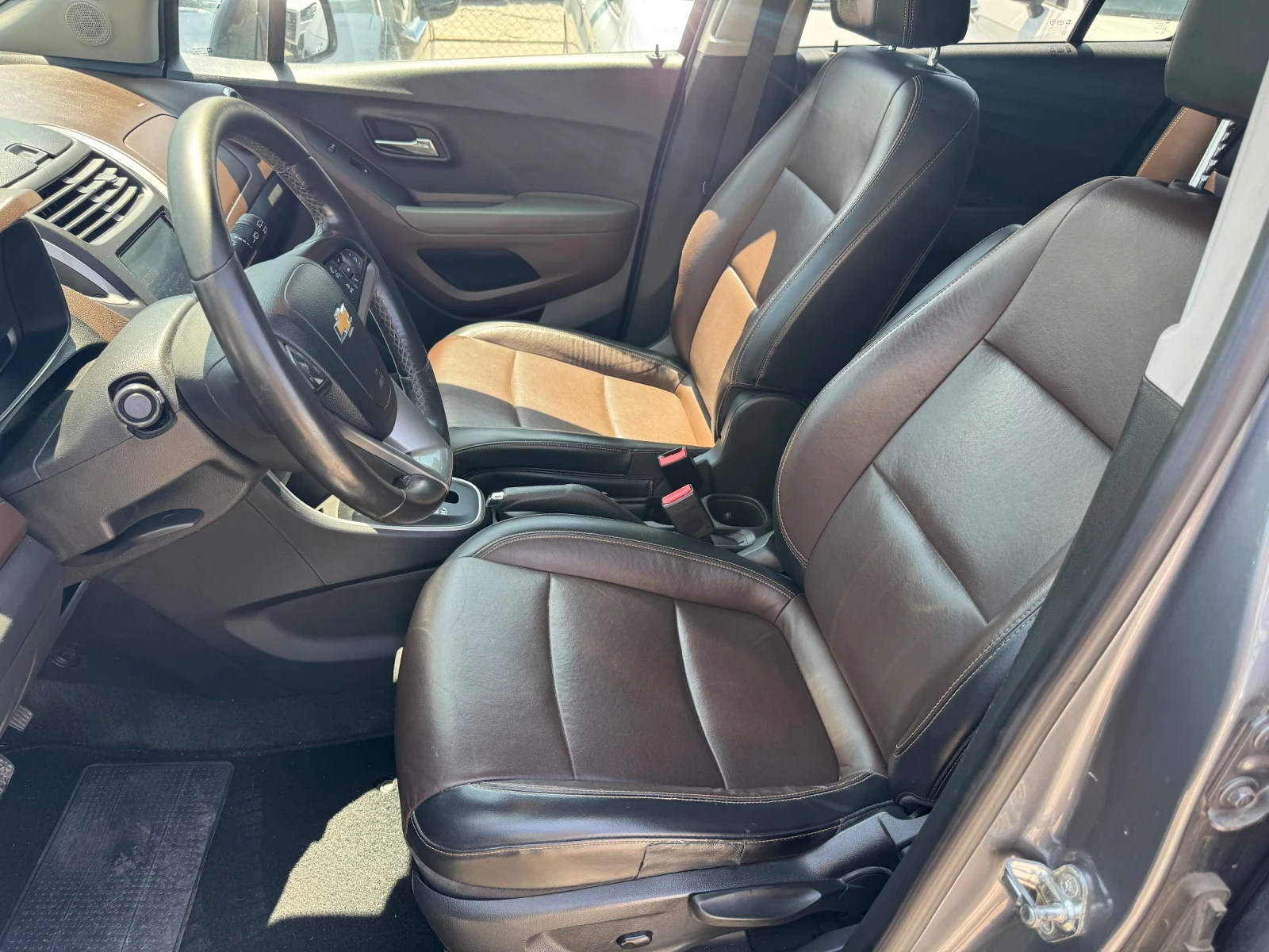 Chevrolet Trax 1.7d 131hp* КОЖА* ЛЮК* КАМЕРА, снимка 2 - Автомобили и джипове - 55299700