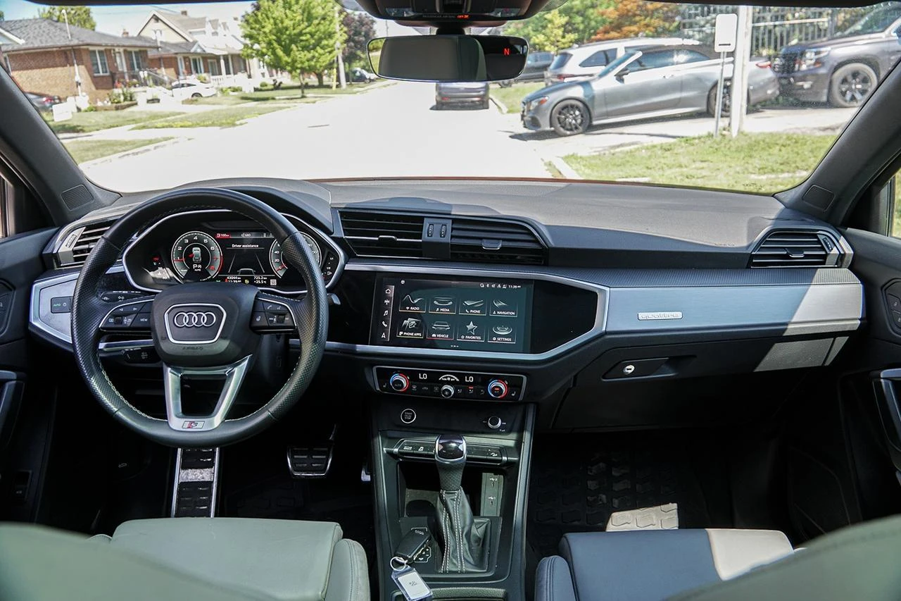 Audi Q3 Progressiv S-LINE* QUATTRO* PANO* CAM* АВТОКРЕДИТ*, снимка 7 - Автомобили и джипове - 55584752