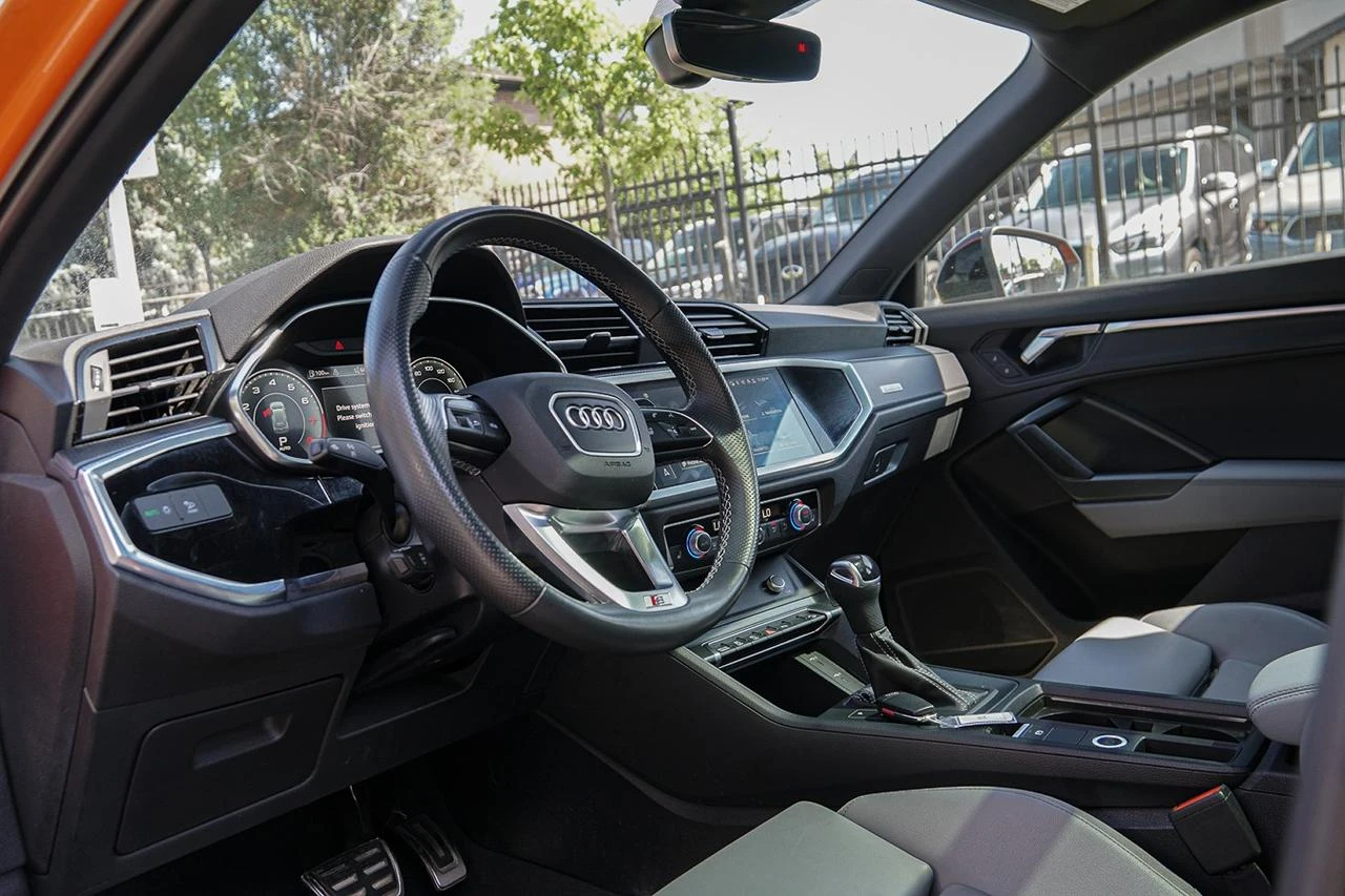 Audi Q3 Progressiv S-LINE* QUATTRO* PANO* CAM* АВТОКРЕДИТ*, снимка 5 - Автомобили и джипове - 55584752