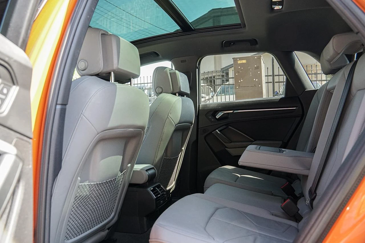 Audi Q3 Progressiv S-LINE* QUATTRO* PANO* CAM* АВТОКРЕДИТ*, снимка 15 - Автомобили и джипове - 55584752