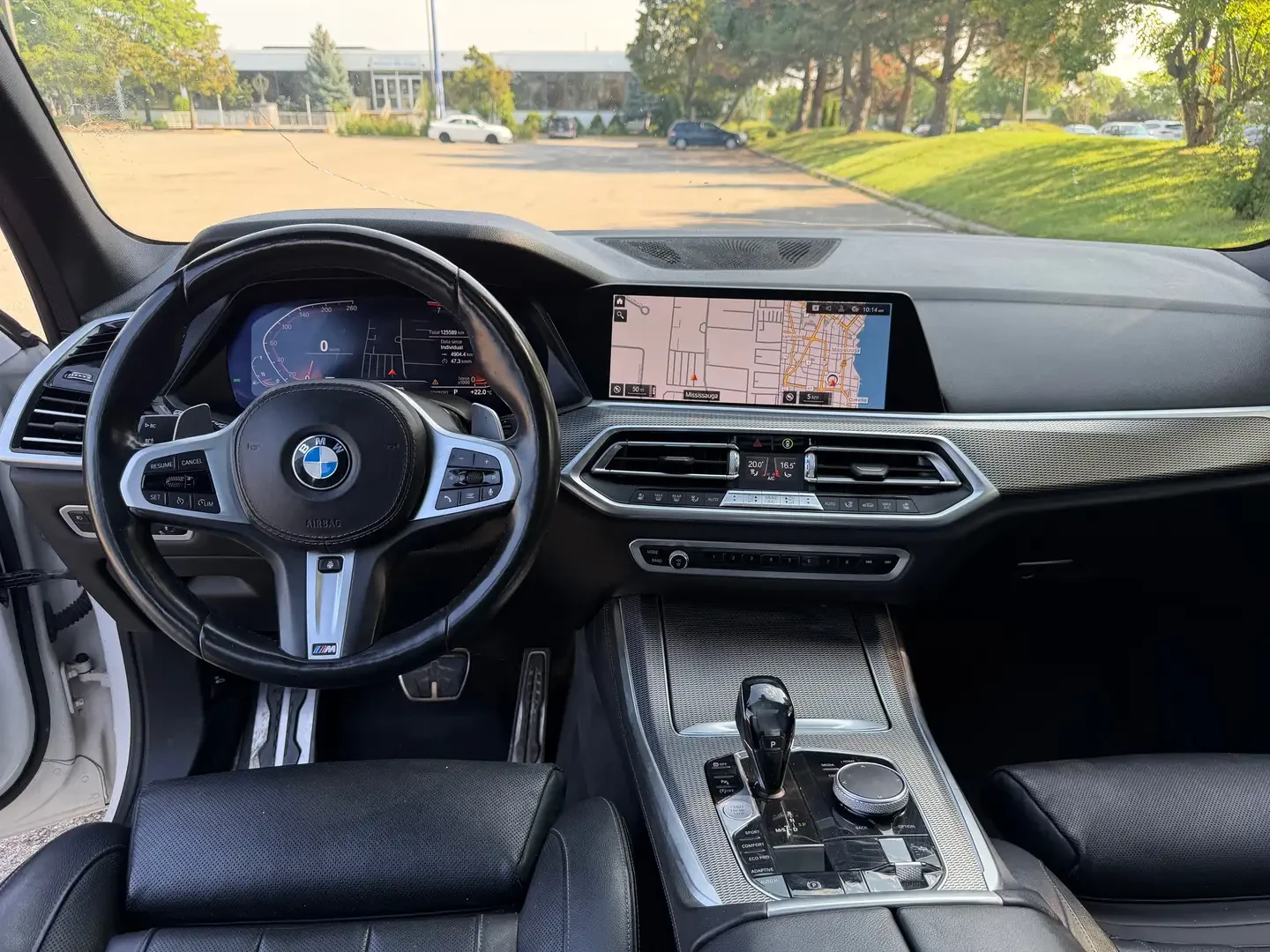 BMW X5 xDrive40i /M SPORT/ HUD/AIR/HK/PANO/СЕРВИЗНА ИСТОР, снимка 8 - Автомобили и джипове - 55940232