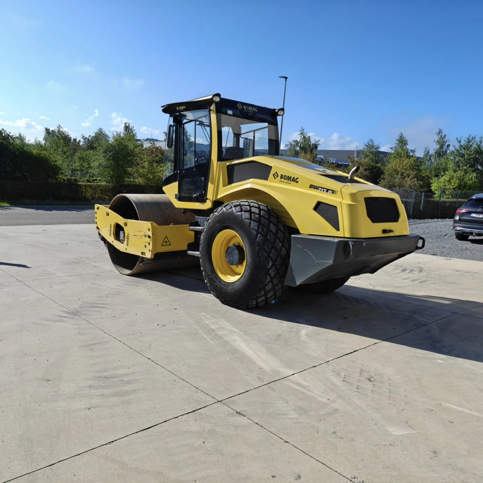 Валяк BOMAG BW 213 D САМО 1500 МОТО ЧАСА ЛИЗИНГ, снимка 2 - Индустриална техника - 56020222