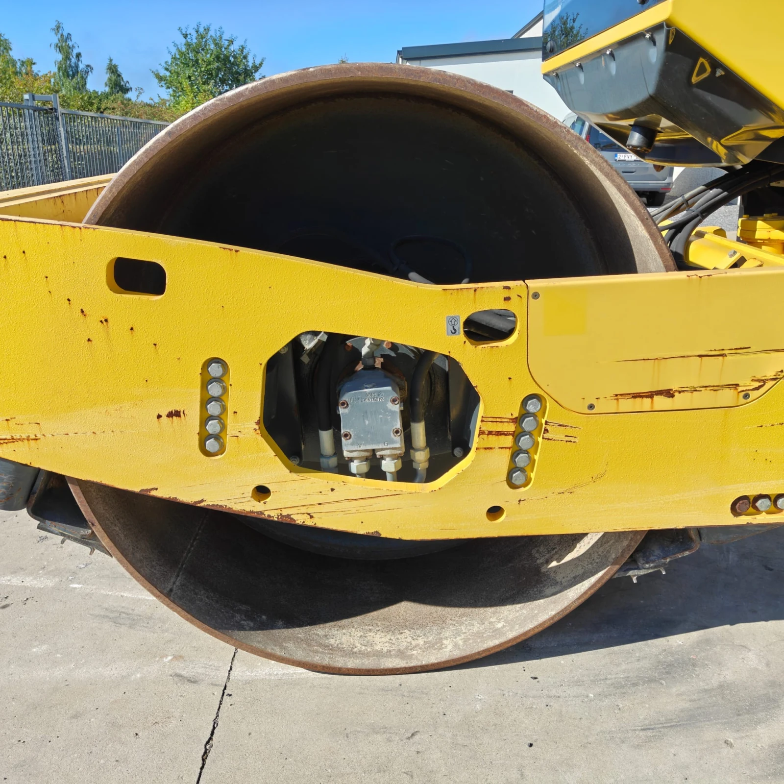 Валяк BOMAG BW 213 D САМО 1500 МОТО ЧАСА ЛИЗИНГ, снимка 4 - Индустриална техника - 56020222