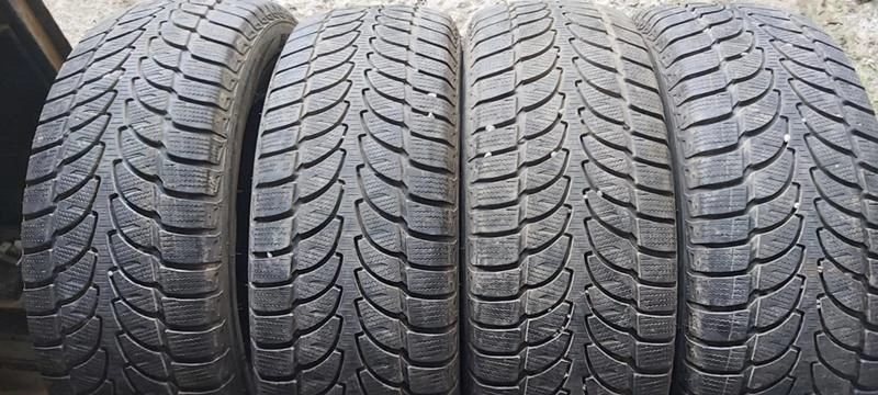 Гуми Зимни 245/65R17, снимка 1 - Гуми и джанти - 35129963