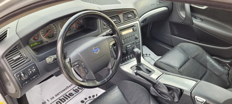 Volvo V70, снимка 10 - Автомобили и джипове - 43405598