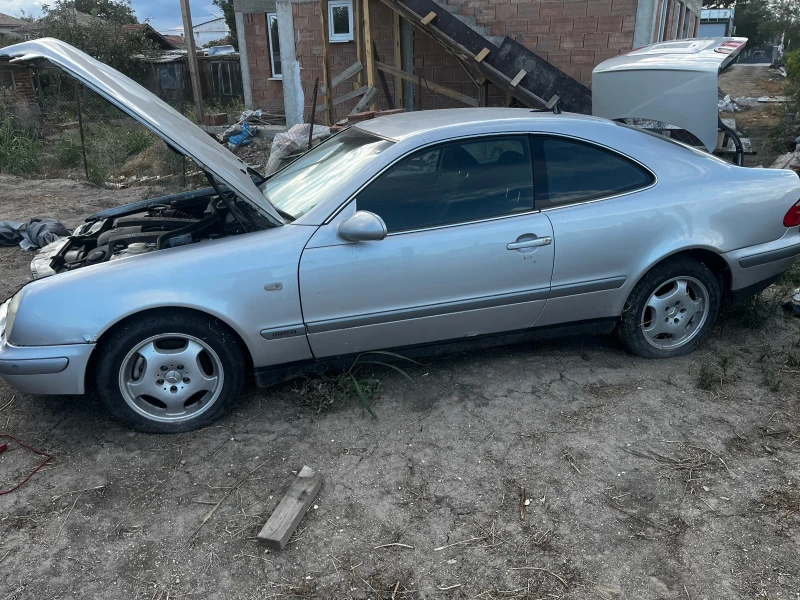 Mercedes-Benz CLK 320, снимка 2 - Автомобили и джипове - 47310853