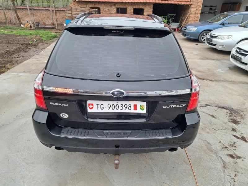 Subaru Outback 2.5 avtomat, снимка 4 - Автомобили и джипове - 48428395