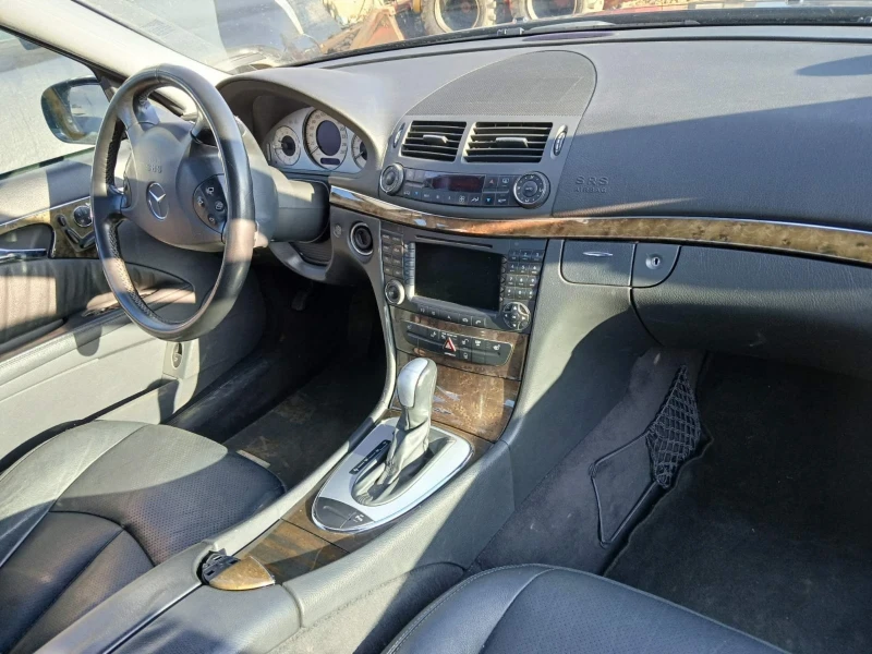 Mercedes-Benz E 350 Avangarde, снимка 3 - Автомобили и джипове - 48908354