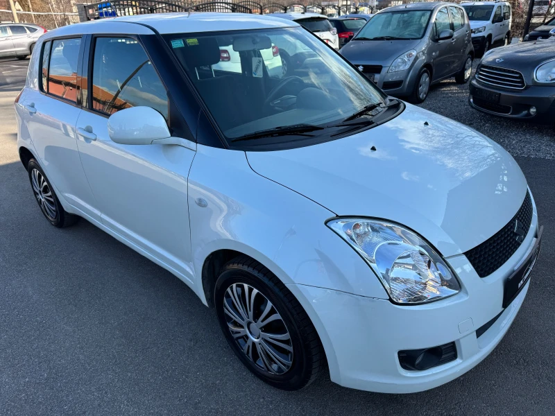 Suzuki Swift 1.3 I 4X4 НОВ ВНОС, снимка 3 - Автомобили и джипове - 48972627