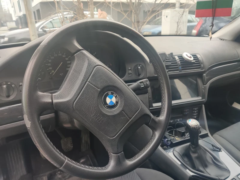 BMW 520 2.0i, снимка 5 - Автомобили и джипове - 49319263