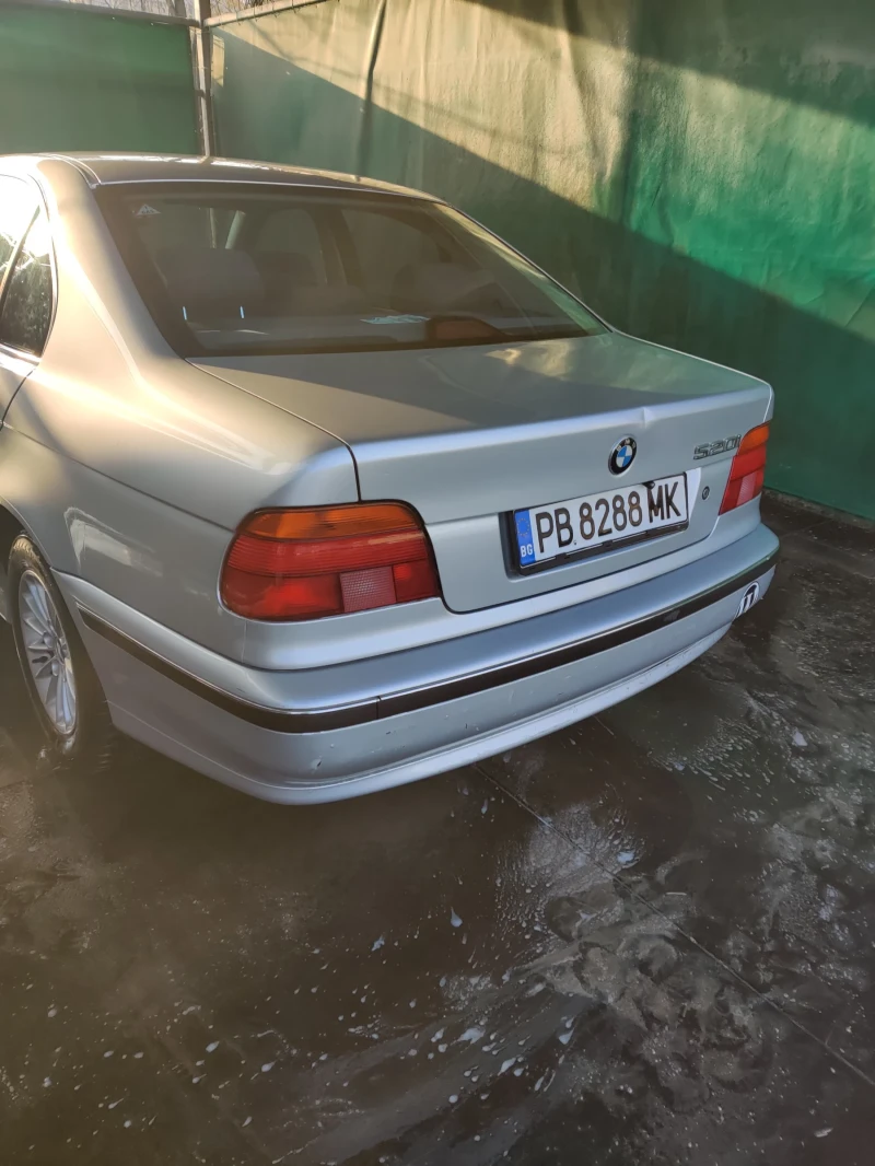 BMW 520 2.0i, снимка 3 - Автомобили и джипове - 49319263