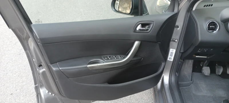 Peugeot 308 SW бензин/газ, снимка 10 - Автомобили и джипове - 52083958